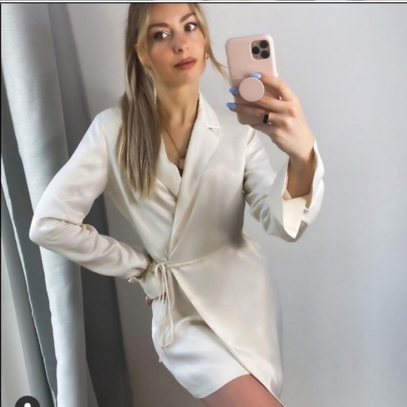 ZARA * CREAM SATIN EFFECT WRAP Blazer DRESS - Picture 2 of 15